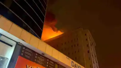 Şehir Merkezinde İş Hanı Yangını