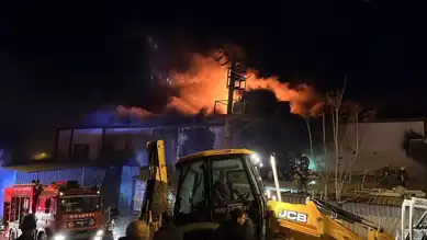 Bursa'da Mobilya Fabrikası Yandı!