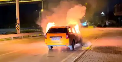 Bursa'da Seyir Halindeki Araçta Yangın!