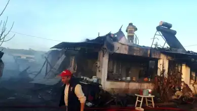 Kırsal Mahallede Ev Yanmış!