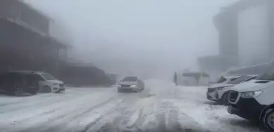 Uludağ'da Yoğun Sis Görüşü Sınırlıyor