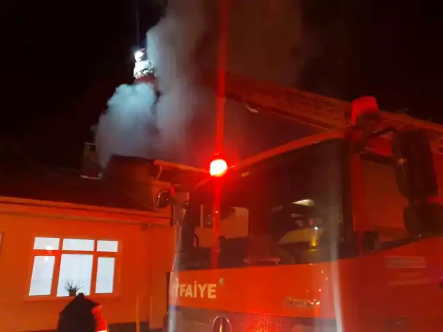 Ahşap Evde Yangın!Bursa'da itfaiye seferberliği!