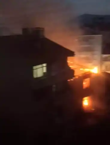 Metruk Bina Yandı: İtfaiye Müdahalesi