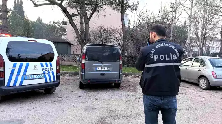 İnegöl'de Park Halindeki Kamyonet Kurşunlandı!